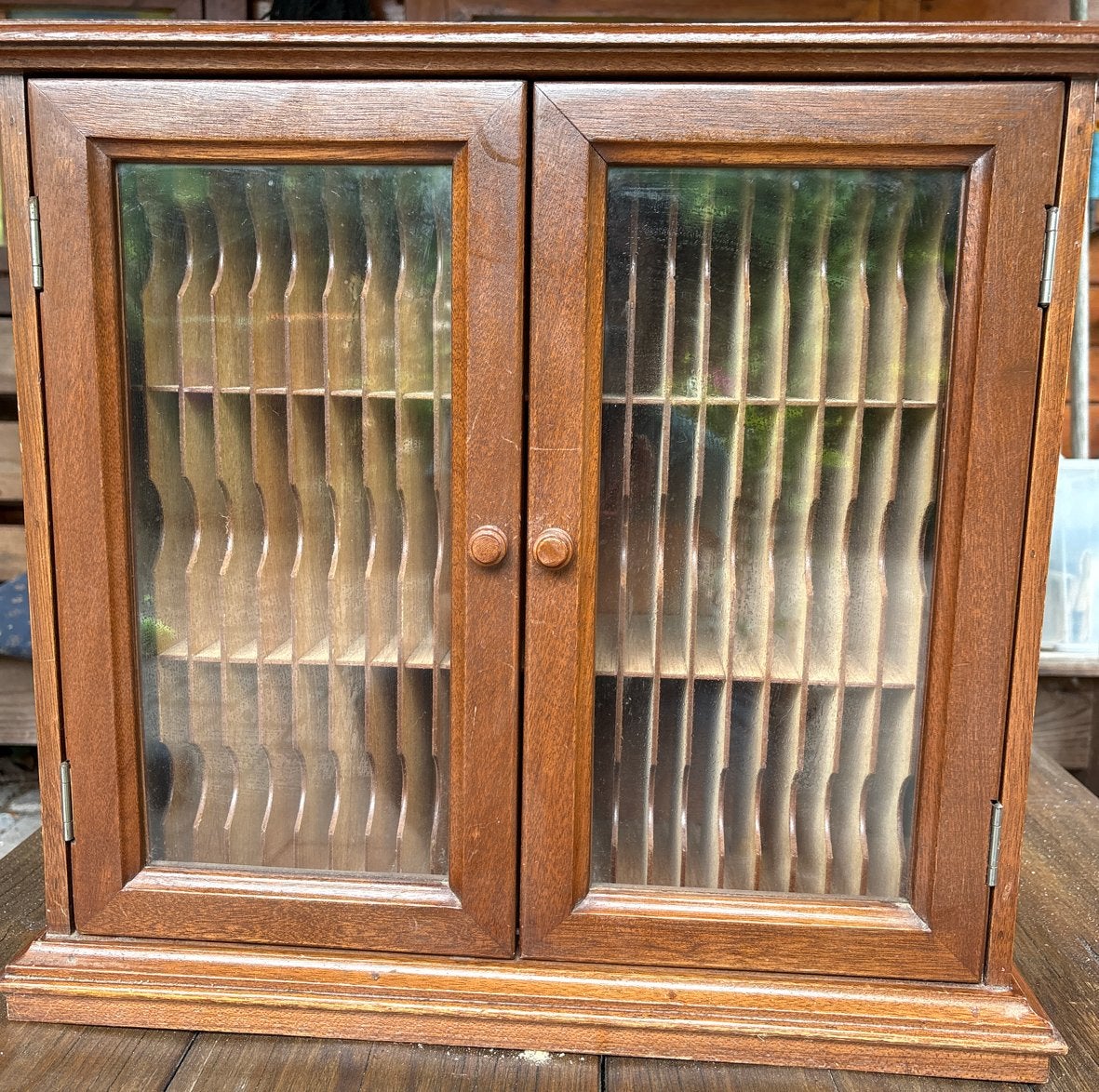 Houten CD kastje met glazen deurtjes, Huis en Inrichting, Gebruikt, 75 tot 150 discs, Ophalen of Verzenden, Cd's