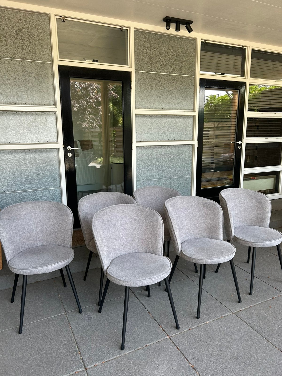 Eetkamerstoel - Lichtgrijs stof/zwart, Huis en Inrichting, Stoelen, Ophalen, Zo goed als nieuw, Vijf, Zes of meer stoelen, Stof