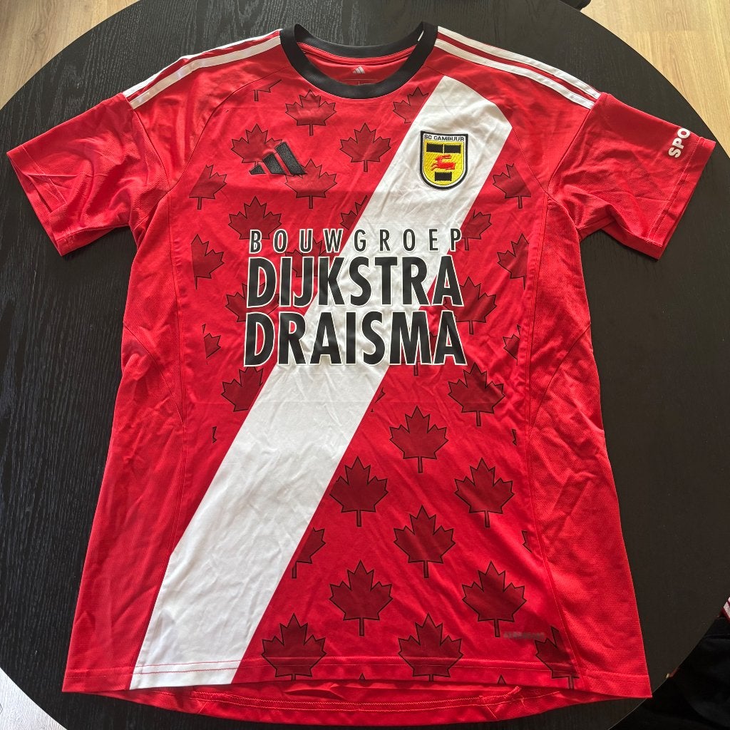 SC Cambuur Bevrijdingsshirt 2025 Adidas 80 jaar bevrijding, Verzamelen, Sportartikelen en Voetbal, Verzenden, Nieuw, Overige binnenlandse clubs