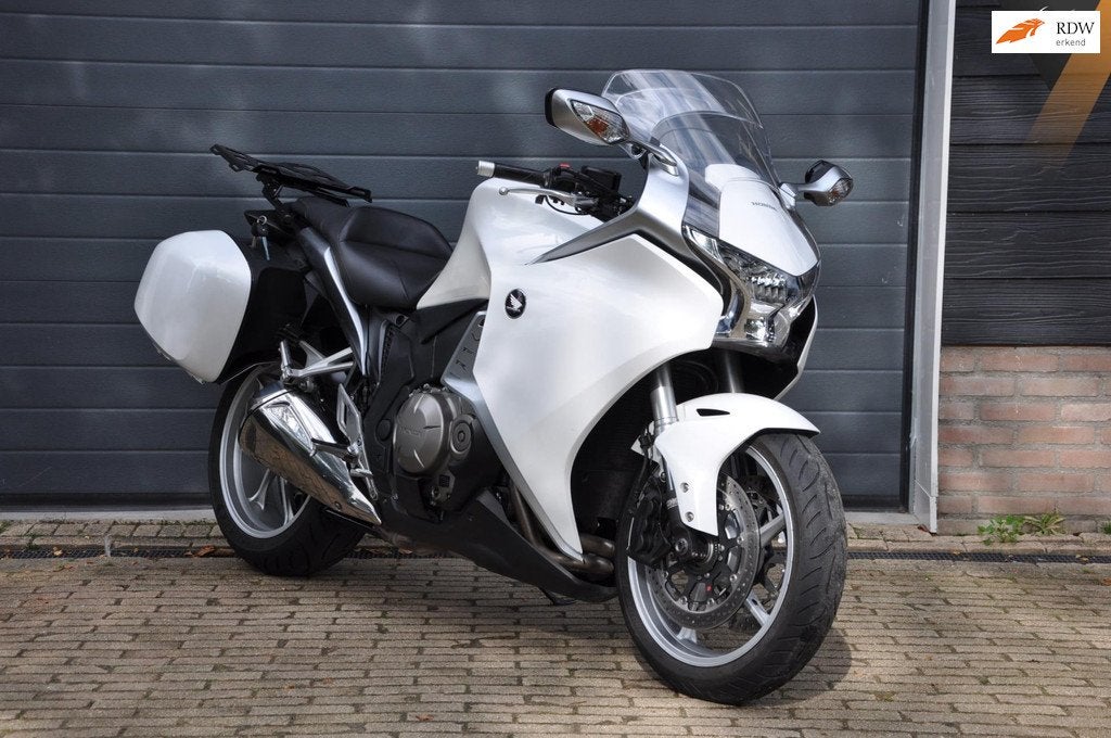Honda VFR 1200 F ABS Zeer complete en nette motor! 180 PK, Sport, Meer dan 35 kW, ABS, Info@witteveenmotoren.nl
