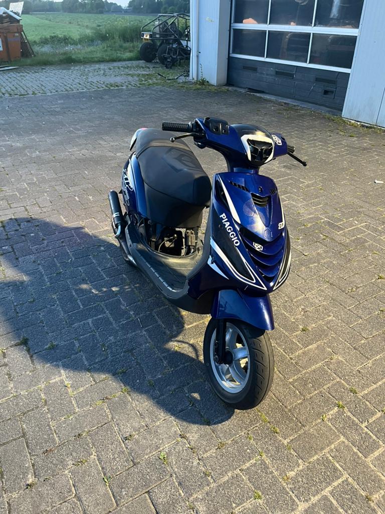 Piaggio zip 70cc 2 takt, Ophalen, Tweetakt, Maximaal 45 km/u, Zo goed als nieuw