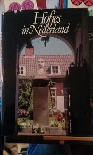 Boek - 83 - Hofjes in Nederland, Ophalen of Verzenden, Gelezen