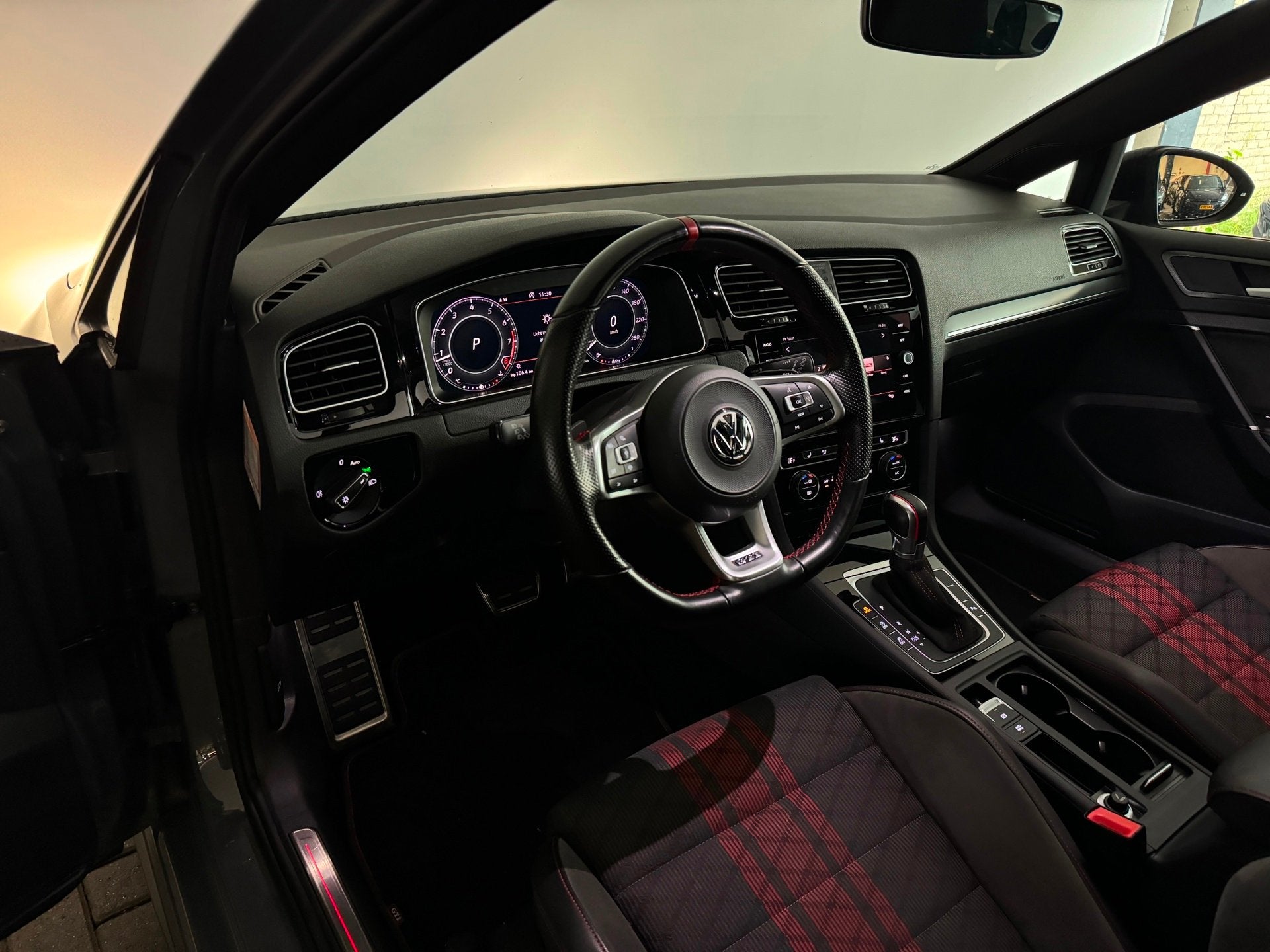 Volkswagen GOLF 2.0 TSI GTI TCR Pano|ACC|BlindSpot|Camera|La, 1330 kg, 15 km/l, Gebruikt, Euro 6