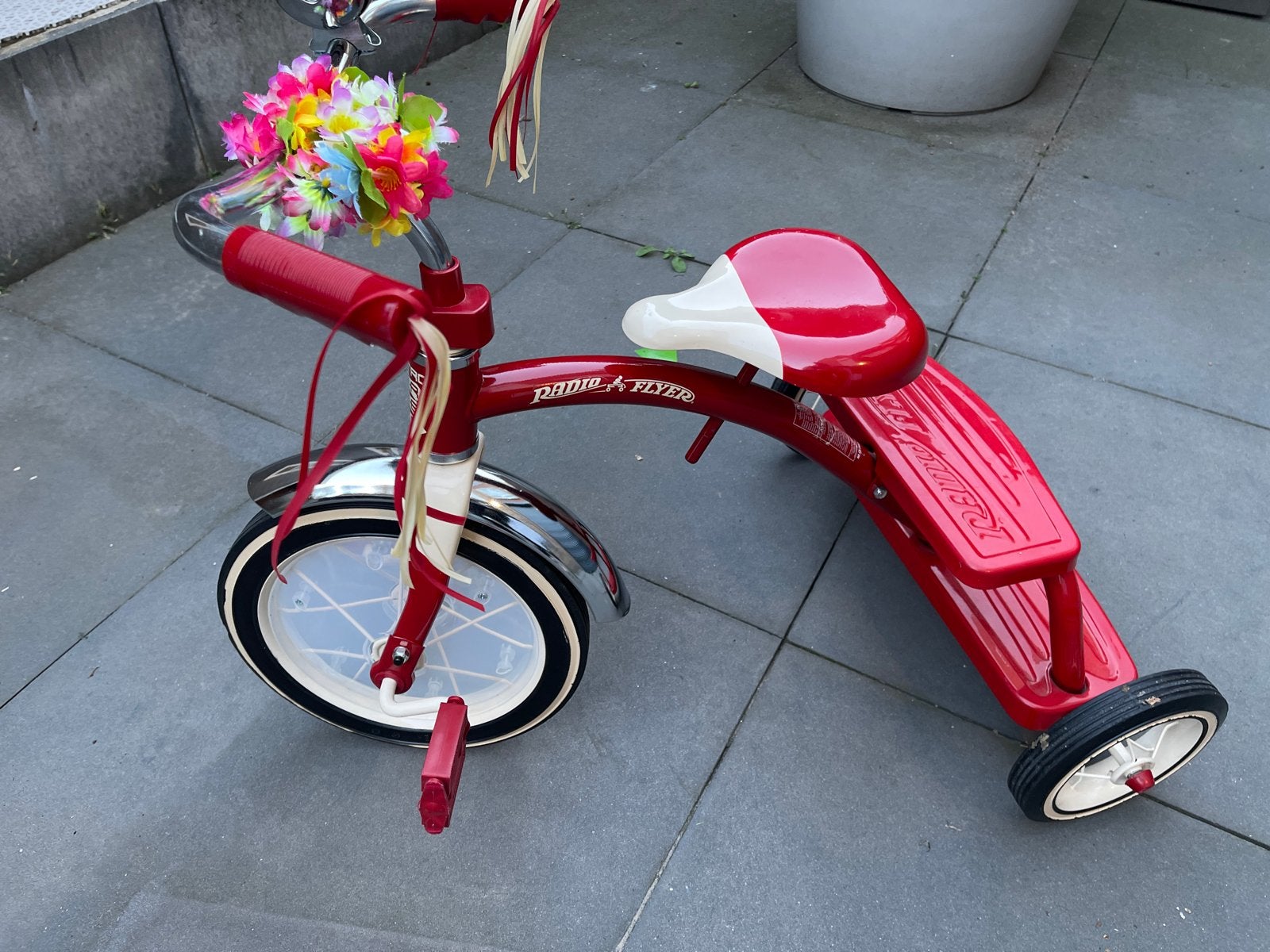 Radio Flyer Classic Red Driewieler - Zo goed als nieuw, Ophalen, Zo goed als nieuw, Velgrem, Verstelbare zitting