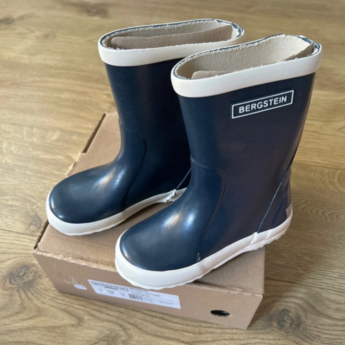 Nieuwe Bergstein laarzen maat 24, Kinderen en Baby's, Kinderkleding | Schoenen en Sokken, Jongen of Meisje, Nieuw, Ophalen of Verzenden