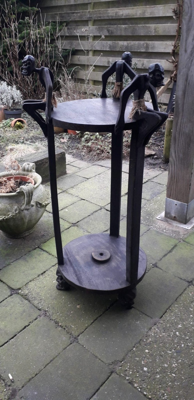 Unieke houten plantenstandaard met Afrikaanse figuren, Antiek en Kunst, Ophalen