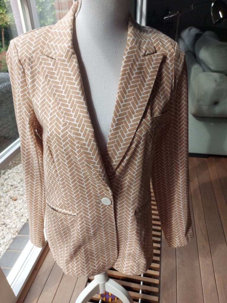 PRACHTIG ESQUALO COLERTJE MT 38 IN ABSOLUTE NIEUWSTAAT, Kleding | Dames, Jasjes, Kostuums en Pakken, Maat 38/40 (M), Beige, Esqualo