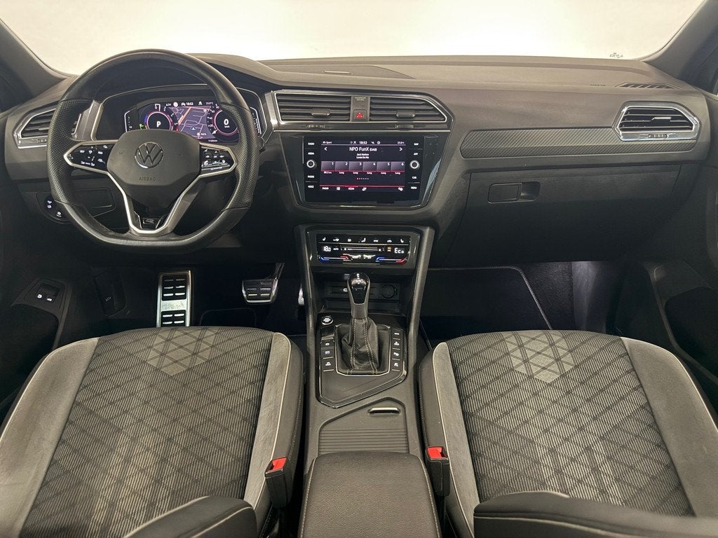 Volkswagen Tiguan 1.4 TSI eHybrid R-Line 245pk Pano 360 Trek, 1716 kg, Gebruikt, Zwart, 4 cilinders