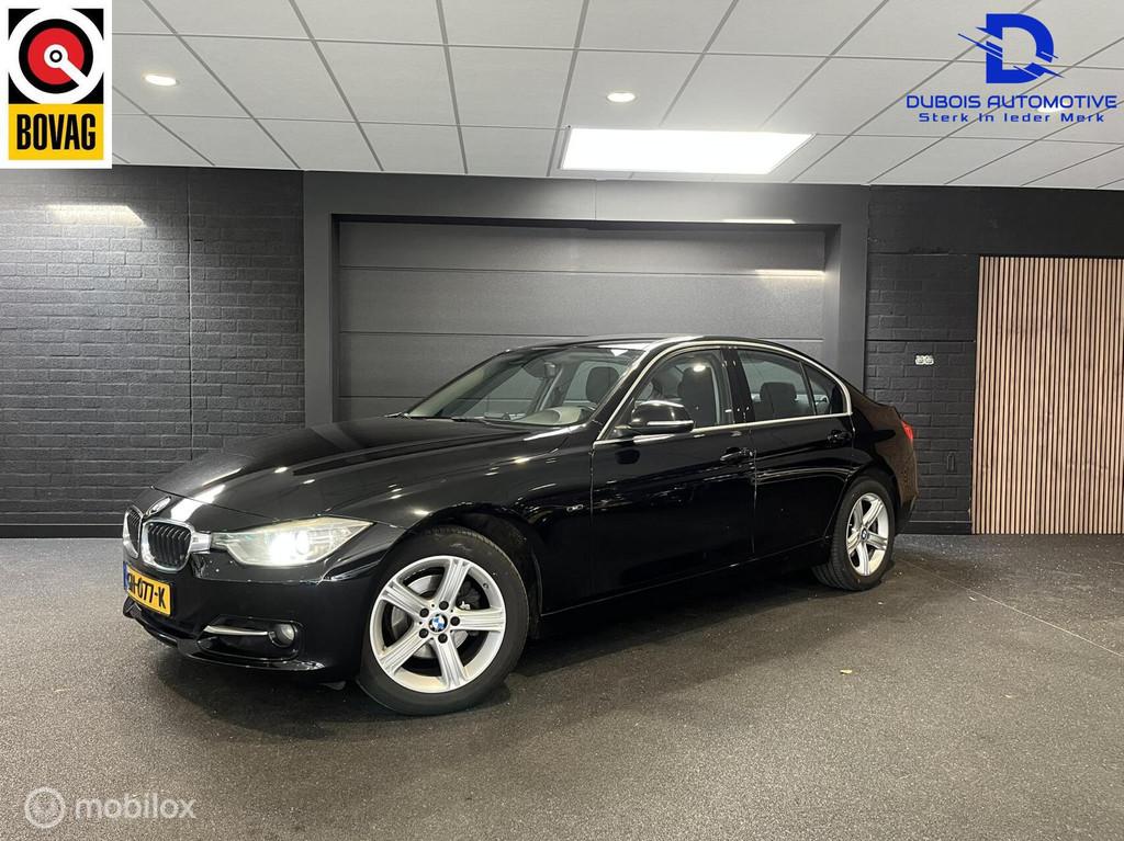 BMW 3-serie 320i SPORT|CLIMATE|CRUISE|NAP|DEALER ONDERHOUDEN, Auto's, Automaat, Achterwielaandrijving, Gebruikt, 4 cilinders