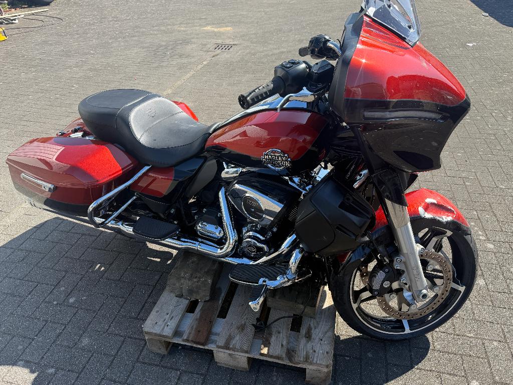 Harley Davidson Street glide ultra met schaden, 2 cilinders, Gebruikt, Particulier, Meer dan 35 kW