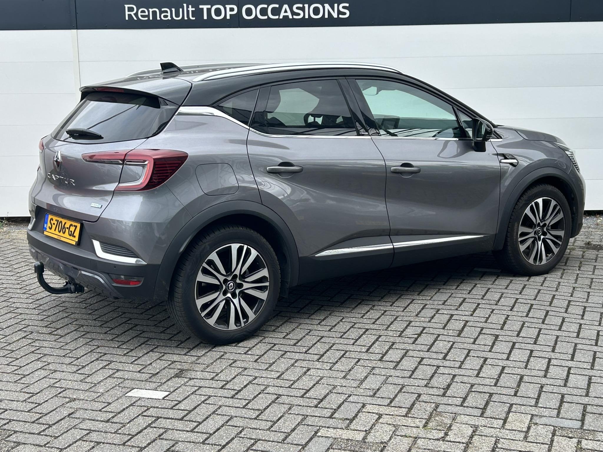 Renault Captur 1.6 E-Tech Plug-in Hybrid 160 Initiale Paris, Auto's, Renault, Gebruikt, 4 cilinders, Met garantie (alle), Bedrijf
