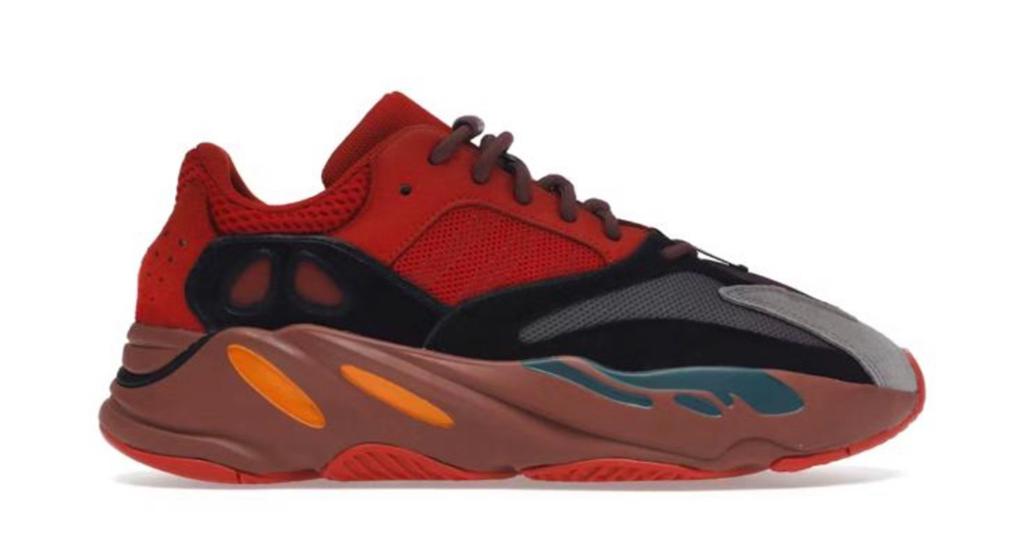 Adidas Yeezy Boost 700 Hi-Res Red - Maat 40 2/3, Ophalen of Verzenden, Zo goed als nieuw, Rood, Sneakers of Gympen