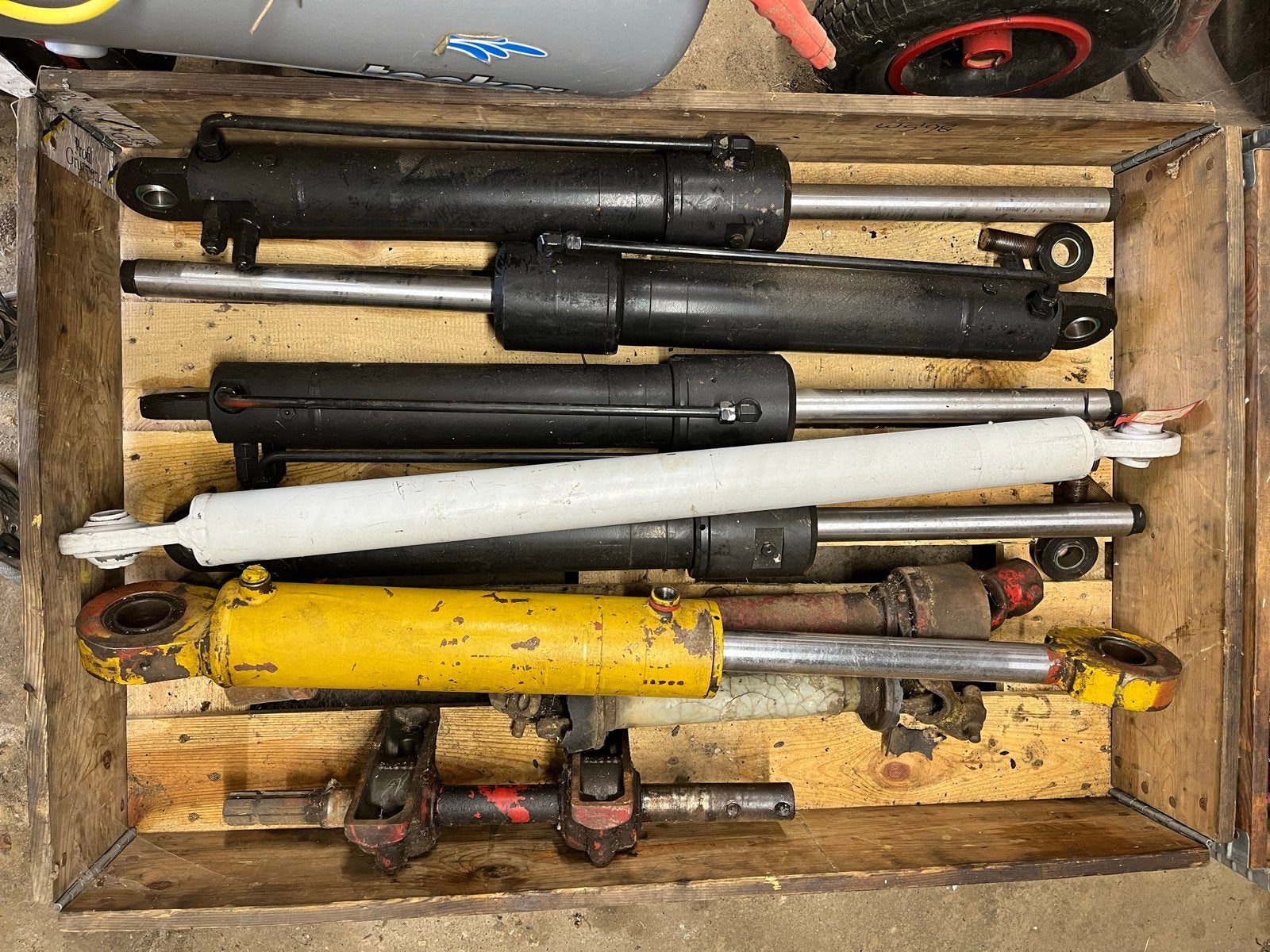 Diverse hydraulische cilinders, Ophalen, 250 mm of meer
