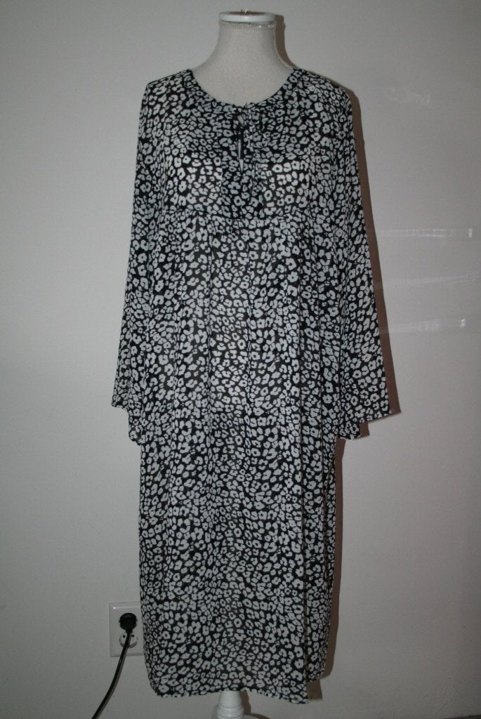 Norah zwart wit kleuren jurk mt 44 L licht doorschijnend, Kleding | Dames, Jurken, Verzenden, Zwart, Maat 42/44 (L), Zo goed als nieuw