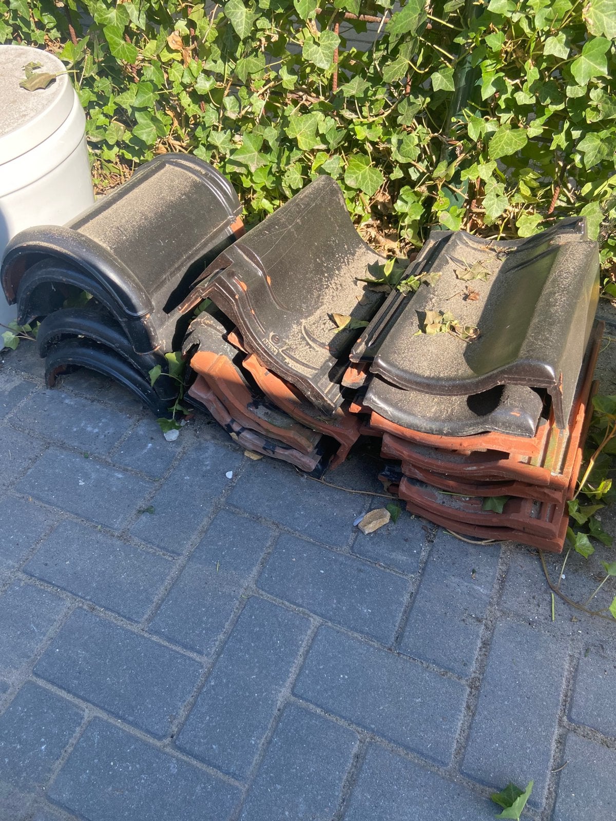 Dakpannen gratis, Doe-het-zelf en Verbouw, Dakpannen en Dakbedekking, Ophalen, Gebruikt, Steen of Klei, Minder dan 5 m²