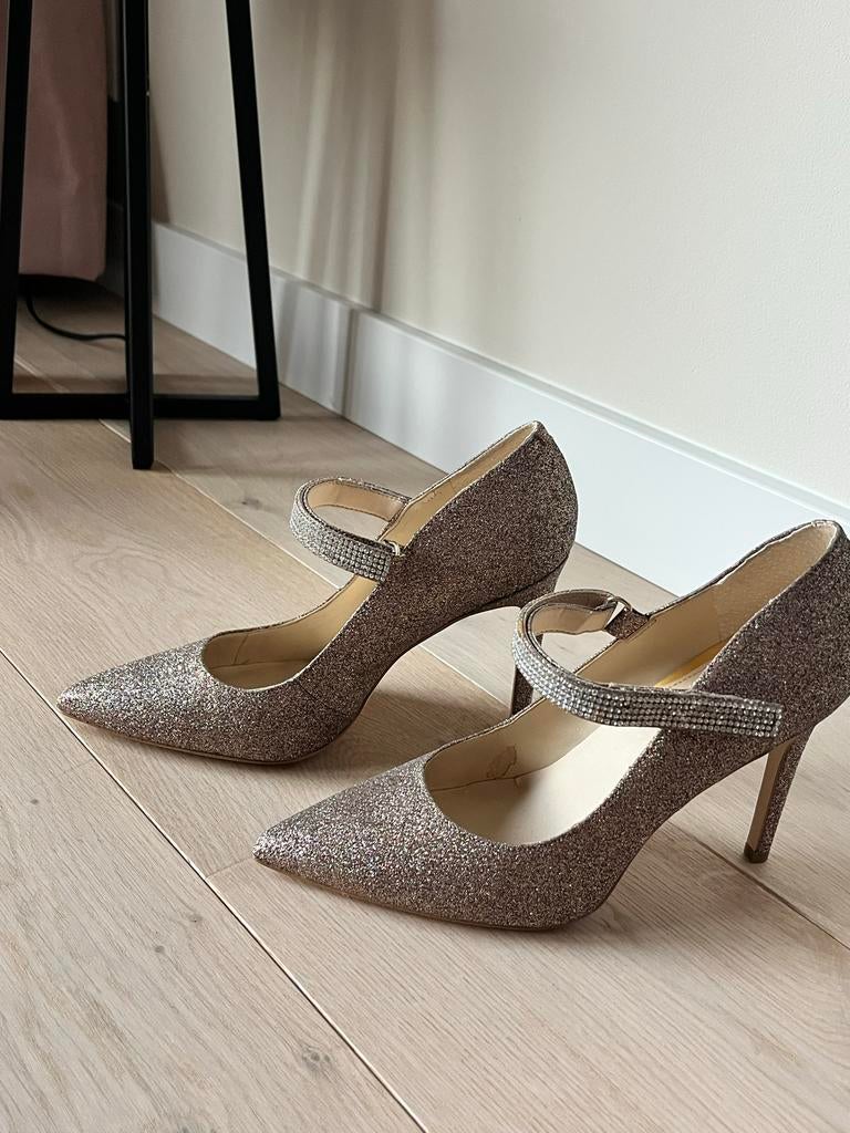 Guess glitter hakken met bandje, Kleding | Dames, Schoenen, Ophalen of Verzenden, Zo goed als nieuw, Overige kleuren, Pumps