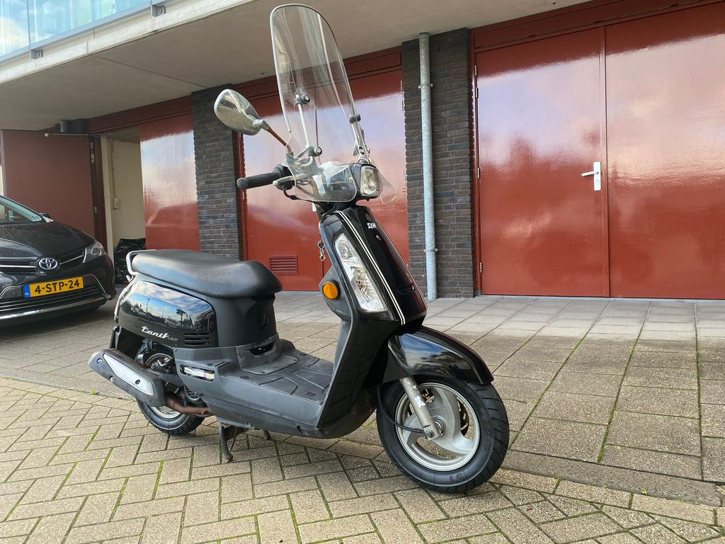 Snorscooter Sym Tonik blauw kenteken, Ophalen, Zo goed als nieuw, Maximaal 25 km/u, Benzine