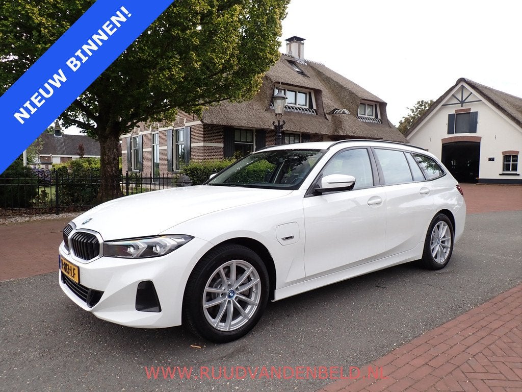 BMW 3 Serie Touring 320e xDrive FACELIFT CURVED-WIDESCREEN /, Auto's, BMW, 1998 cc, Gebruikt, 4 cilinders, Automatische klimaatregeling