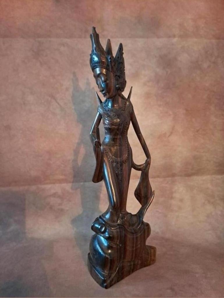 Dewi Ratih en Kala Rau, Verzenden