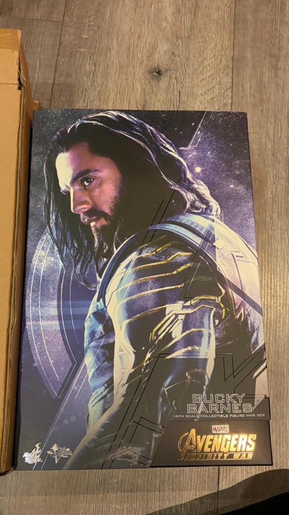 Hot Toys MMS509 Avengers: Infinity War Bucky Barnes, Ophalen of Verzenden, Zo goed als nieuw