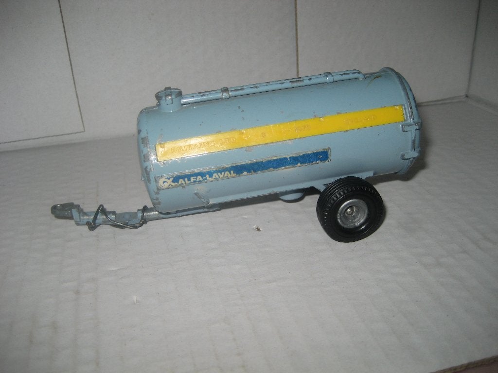 Britains LTD Giertank op aanhanger, Hobby en Vrije tijd, Modelauto's | 1:32, Ophalen of Verzenden, Tractor of Landbouw, Britains