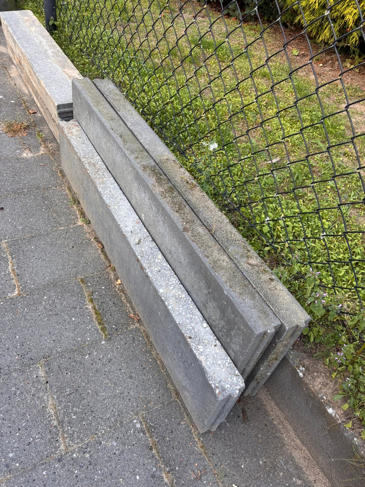 Gratis diverse opsluitbanden, Ophalen, Overige typen, Zo goed als nieuw, Minder dan 5 m²
