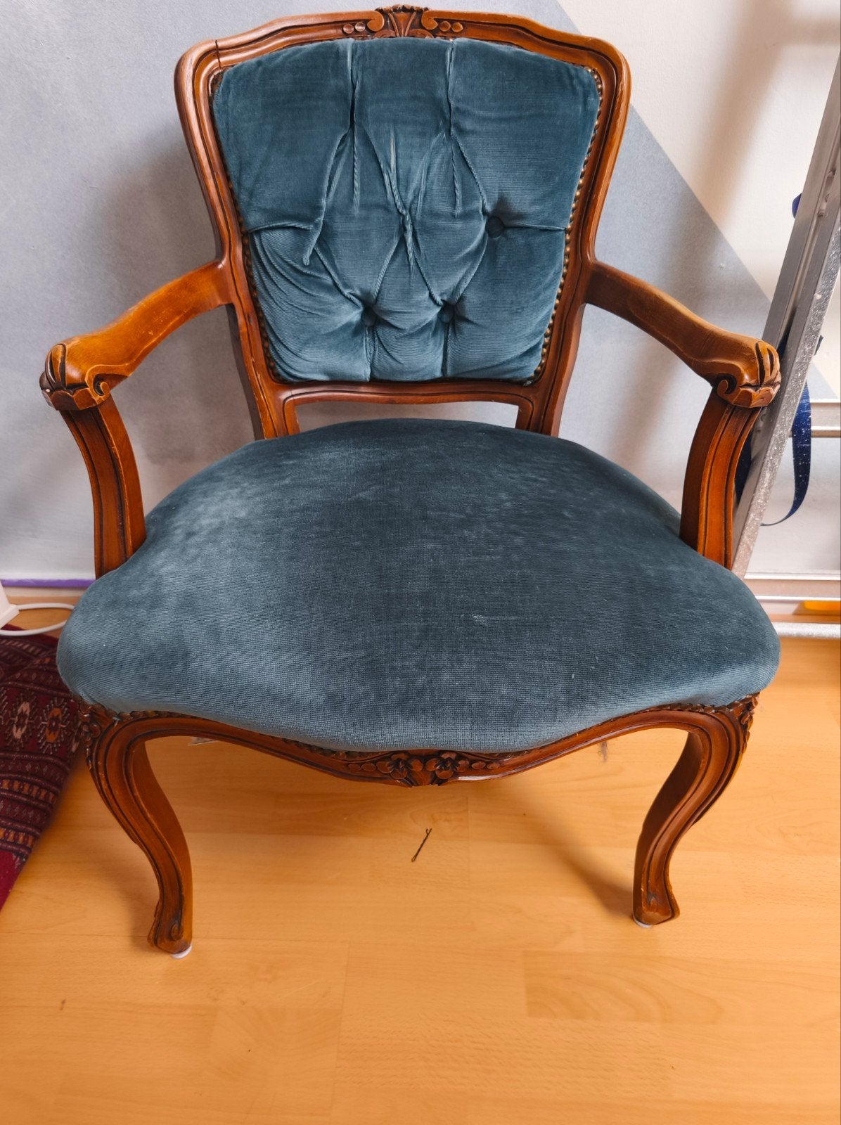 Antieke fauteuil met blauw/groen fluwelen bekleding, Ophalen