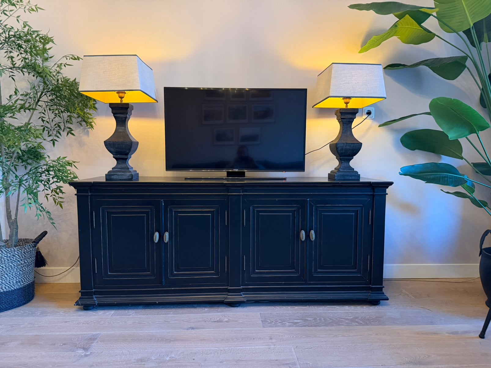Zwarte Kast TV meubel in goede staat, Ophalen, Gebruikt, 100 tot 150 cm, Zwart, vintage