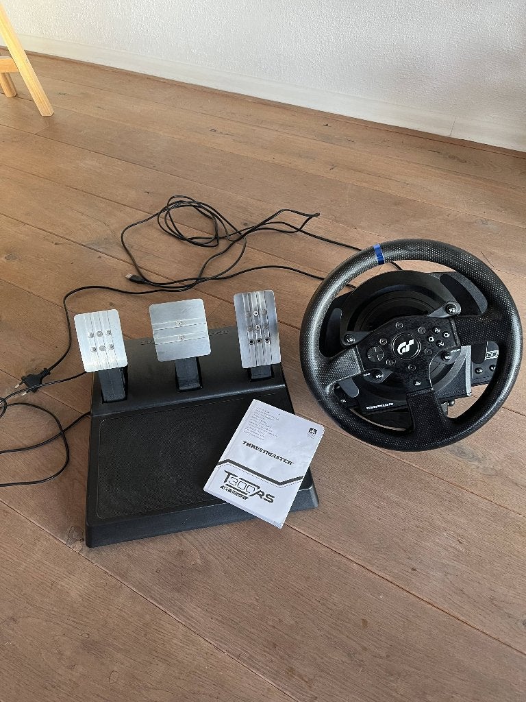 TE KOOP: Thrustmaster T300 GT edition, Computers en Software, Joysticks, Zo goed als nieuw, Ophalen