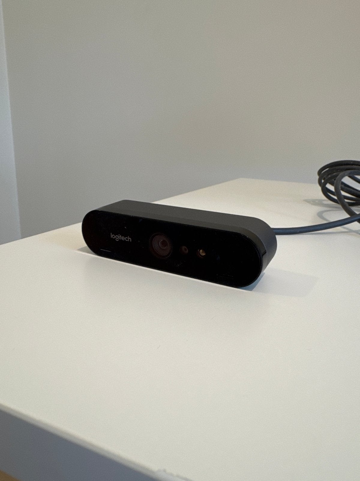 Logitech Brio 4K Ultra HD Webcam - Zo goed als nieuw, Computers en Software, Webcams, Ophalen, Zo goed als nieuw, Windows, Monitorclip
