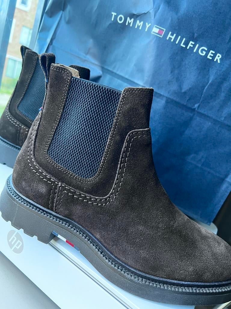 Tommy Hilfiger Chelsea boots, Bruin, Boots, Ophalen of Verzenden, Zo goed als nieuw