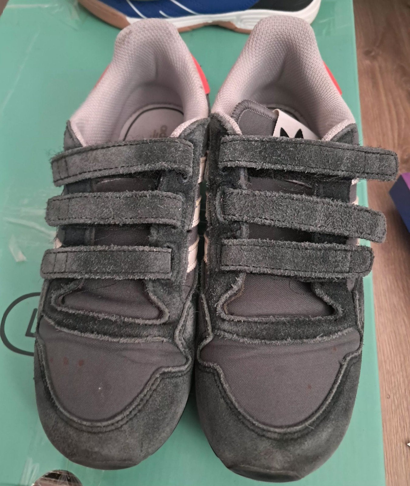 Adidas sneakers voor kinderen - Grijs met roze accenten, Ophalen, Adidas, Gebruikt, Jongen of Meisje