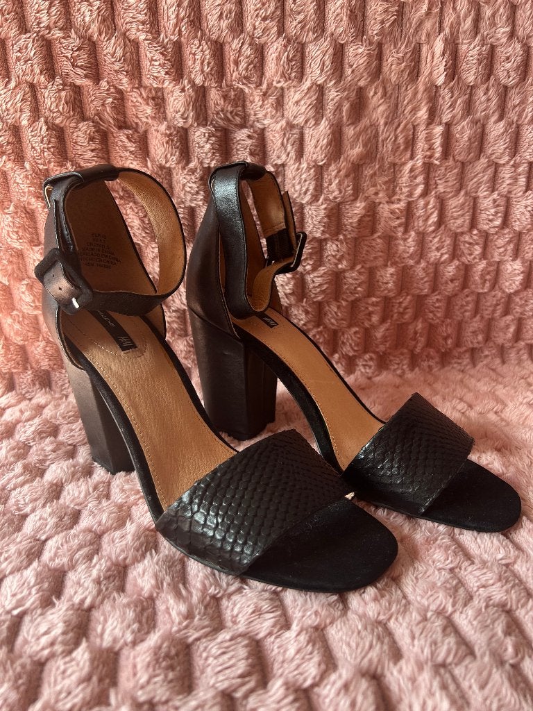 Klassieke zwart leren peeptoe blokhak - Maat 40, Pumps, Zwart, Ophalen of Verzenden, Onbekend
