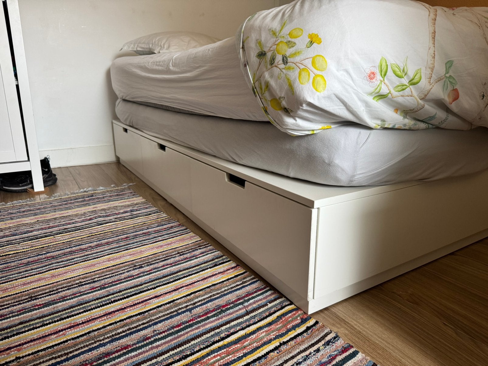 Wit bedframe, Huis en Inrichting, Slaapkamer | Bedden, Ophalen, Gebruikt, Wit, 140 cm