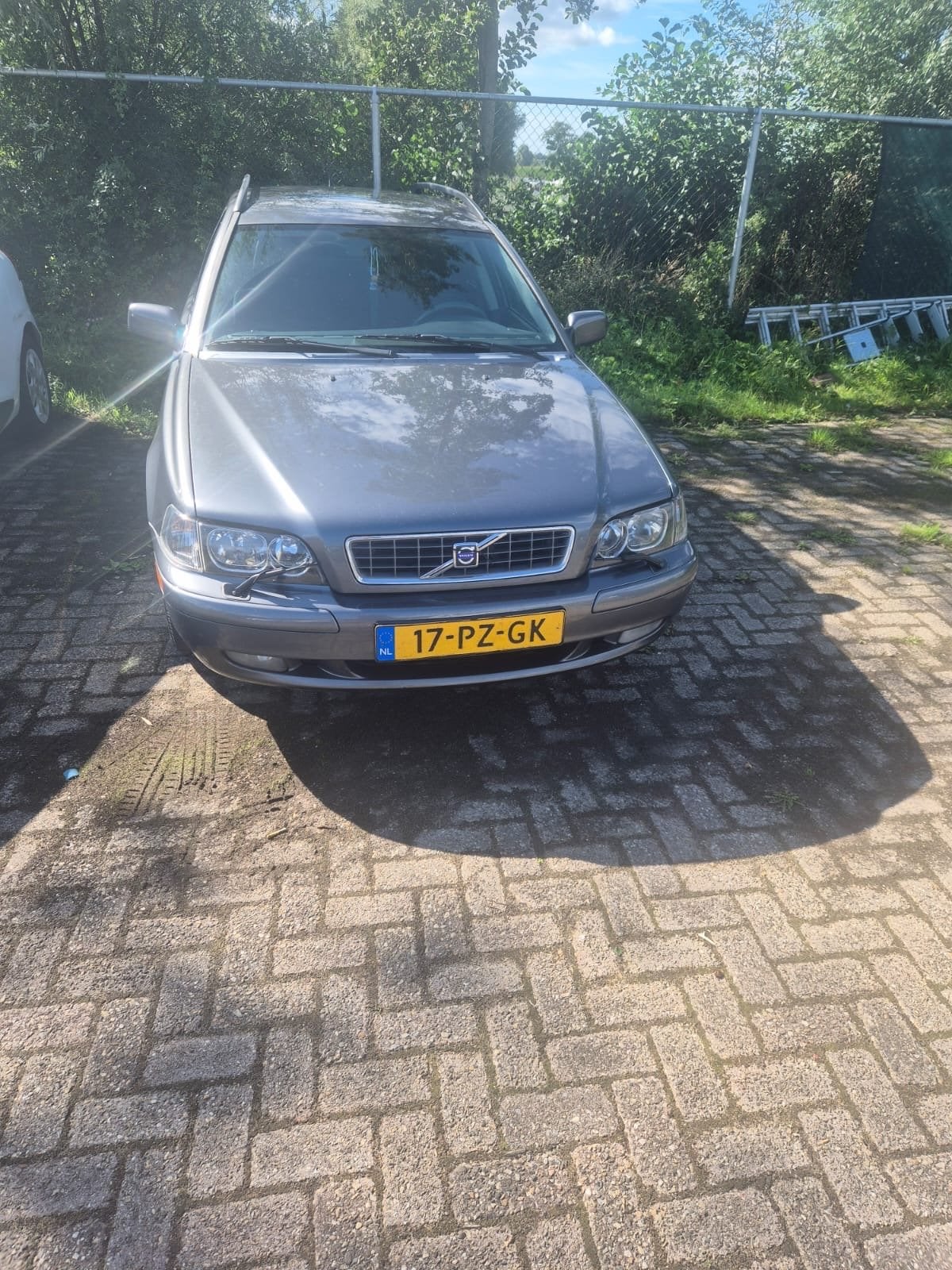 Volvo V40 1.8 2005 Grijs, Auto's, Volvo, Stof, 4 cilinders, 122 pk, Stationwagon