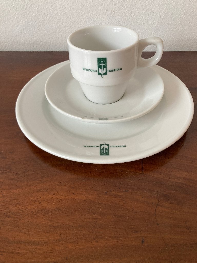 Bonifatius Hospitaal servies Kop en schotel boterhambordje, Ophalen of Verzenden, Zo goed als nieuw, Gebruiksvoorwerp