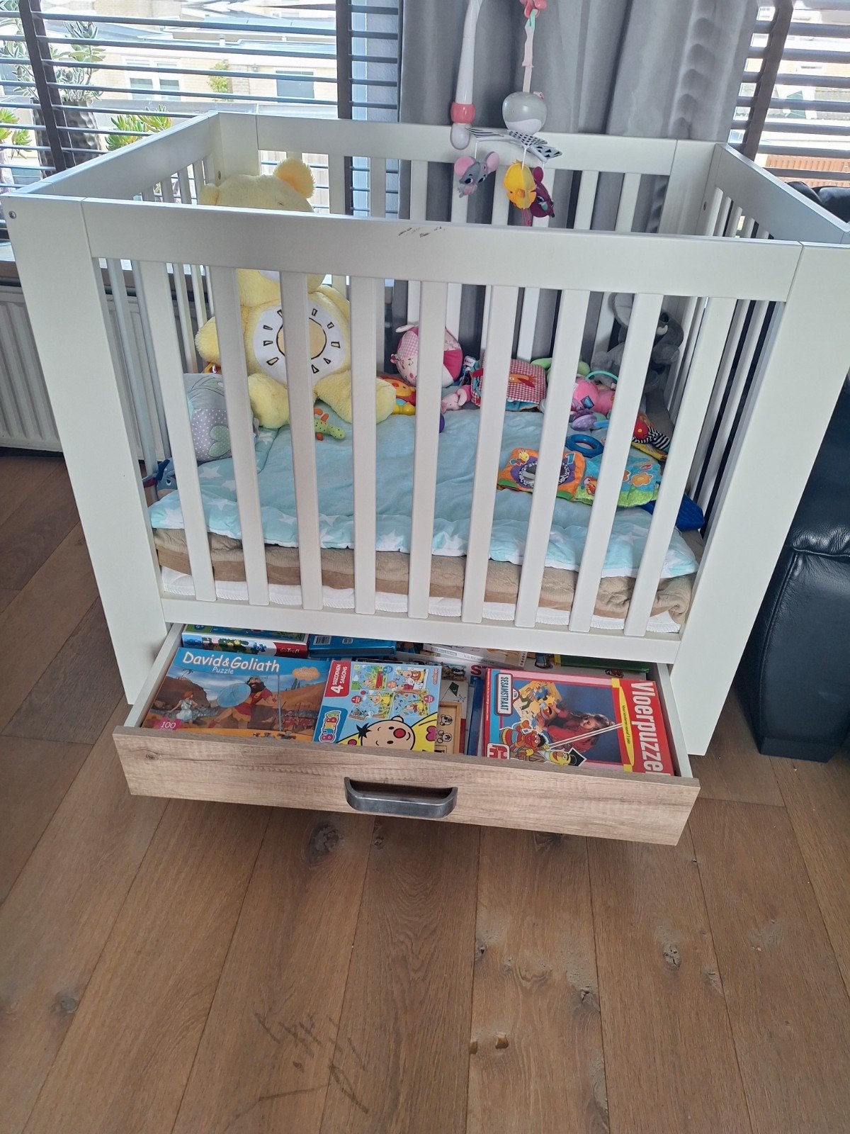 Witte box met lade en wieltjes - Zo goed als nieuw, Ophalen, Zo goed als nieuw, Vierkant, Lade