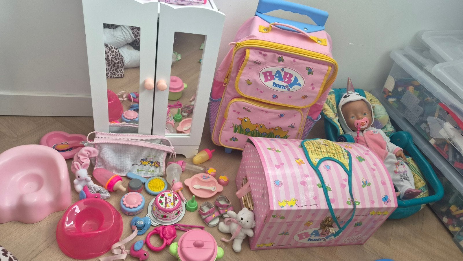 Grote Baby Born set: pop, kleding, meubels en accessoires, Ophalen, Gebruikt, Babypop