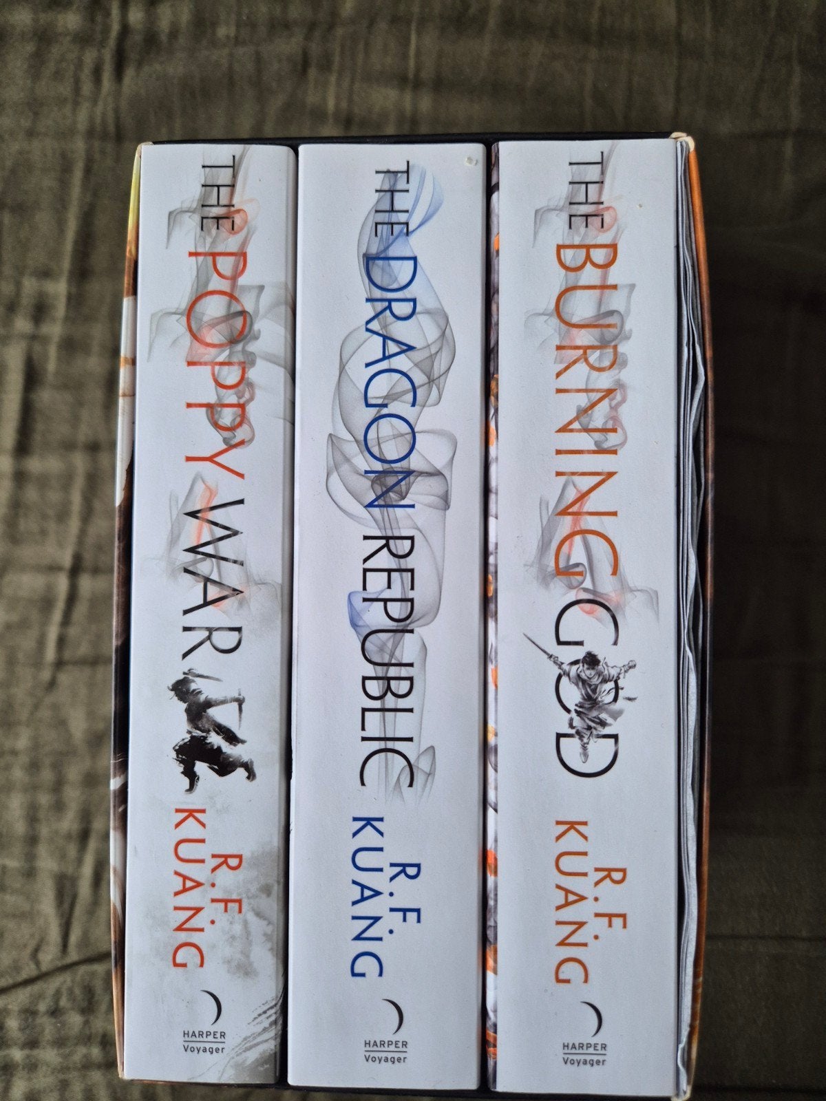 The Poppy War Trilogie - R.F. Kuang - Nieuwstaat, Ophalen of Verzenden, Zo goed als nieuw, R.F. Kuang