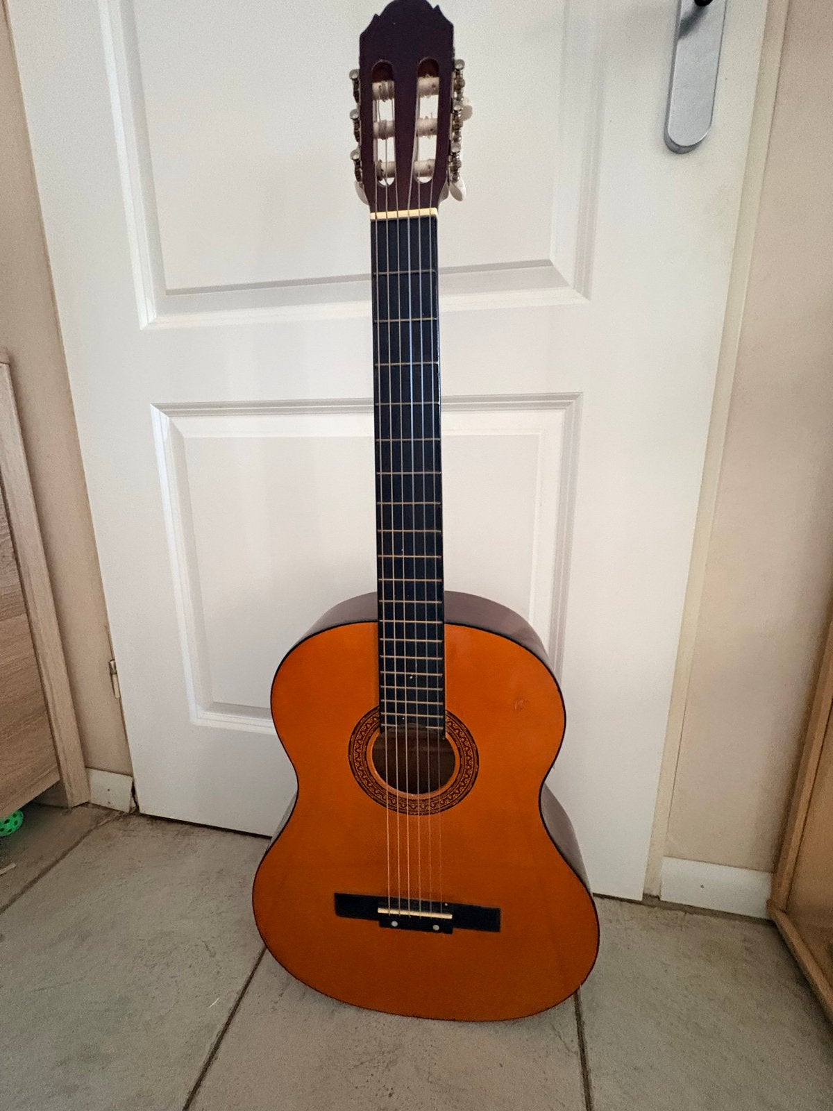 Martinez Spaanse gitaar met gebruikerssporen, Ophalen, Gebruikt, Klassieke of Spaanse gitaar
