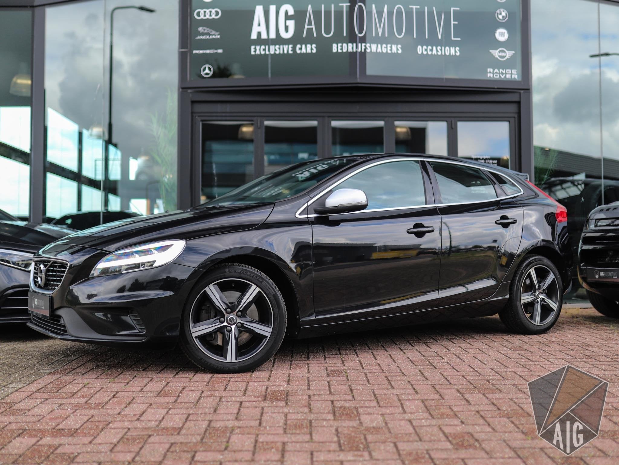 Volvo V40 2.0 D3 R-Design | BTW | Stoelverw. | Camera | Full, Auto's, Volvo, Gebruikt, Euro 6, 4 cilinders, Zwart