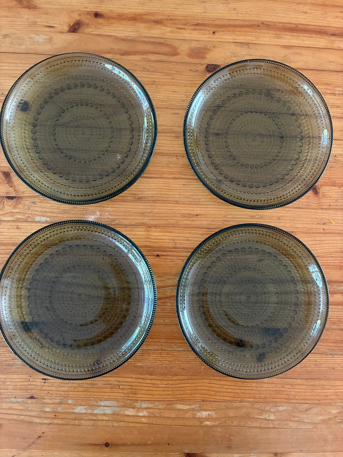 Iittala kastehelmi dennengroen schotels / gebaksbordjes, Ophalen of Verzenden, Zo goed als nieuw, Groen, Glas