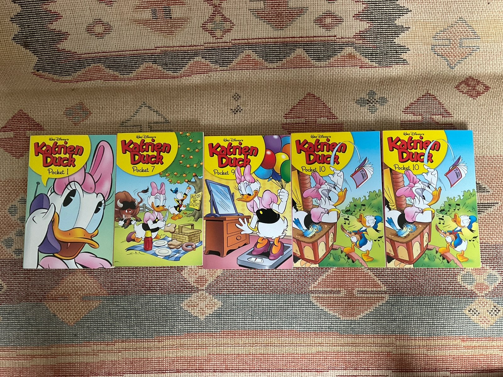 Donald Duck: Katrien Duck stripboeken (5 stuks), Boeken, Meerdere stripboeken, Ophalen of Verzenden, Zo goed als nieuw