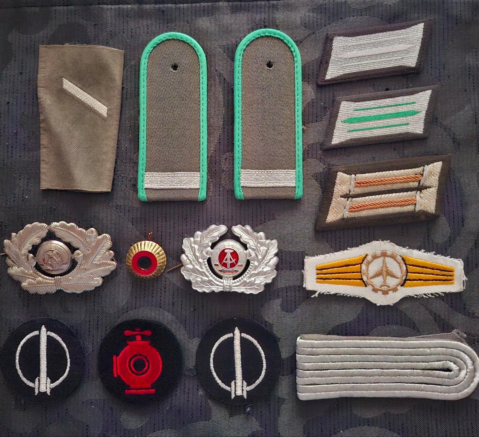 lot (oost)Duitse emblemen, Verzamelen, Verzenden, Landmacht, Duitsland, Embleem of Badge