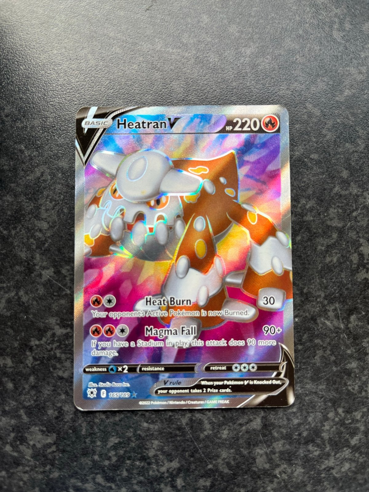 Heatran V 165/189 Pokémon Kaart, Ophalen of Verzenden, Zo goed als nieuw, Losse kaart, Foil