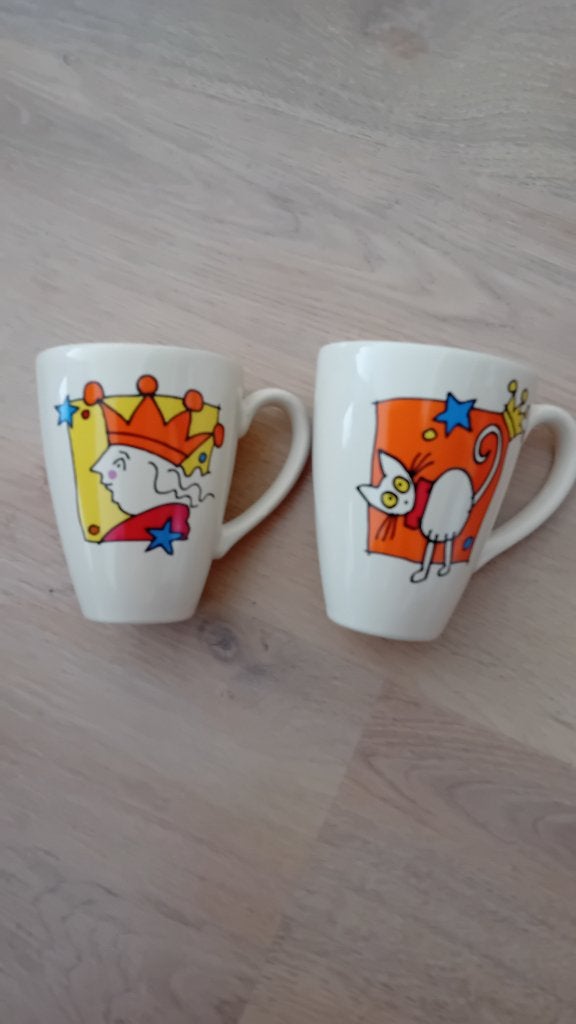 DE jubileum bekers / mokken 2 stuks, Nieuw, Ophalen of Verzenden, Overige stijlen, Kop(pen) en/of Schotel(s)