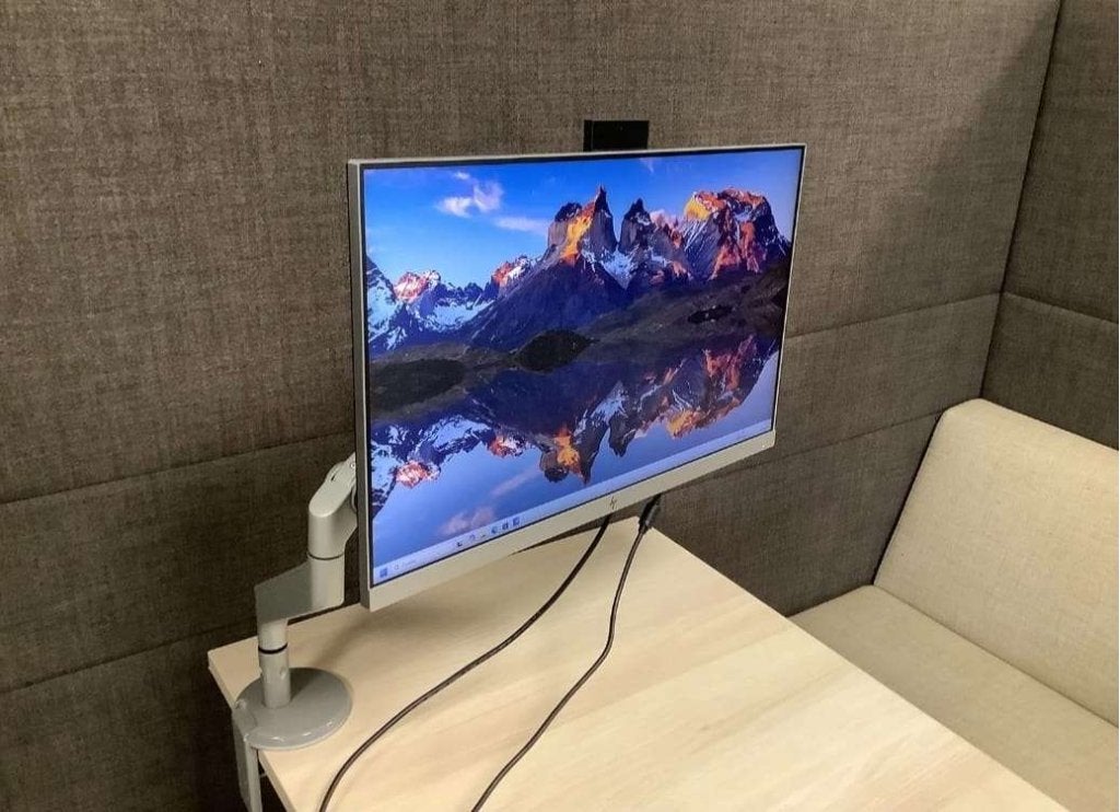 HP E243D 24 inch HDMI + Humanscale monitorarm (15 stuks), Computers en Software, Monitoren, Draaibaar, Krijgsman 75  1186 DR Amstelveen