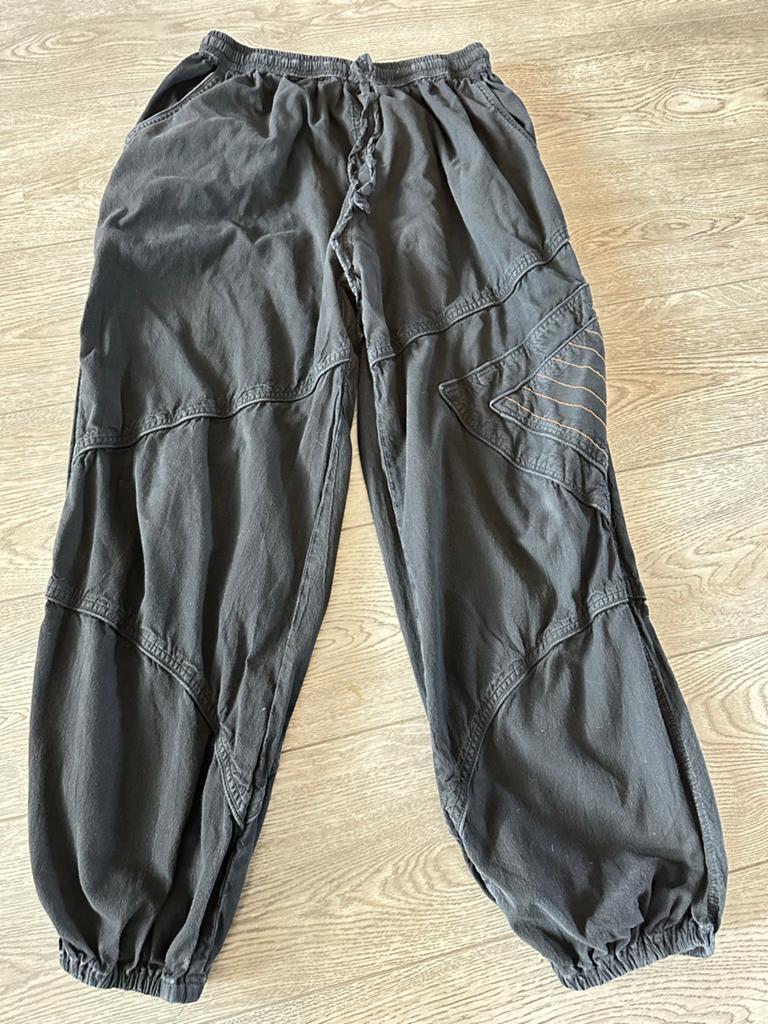 Comfortabele zwarte broek - Made in Nepal - Maat XXL, Kleding | Dames, Broeken en Pantalons, Ophalen of Verzenden, Gedragen, Zwart