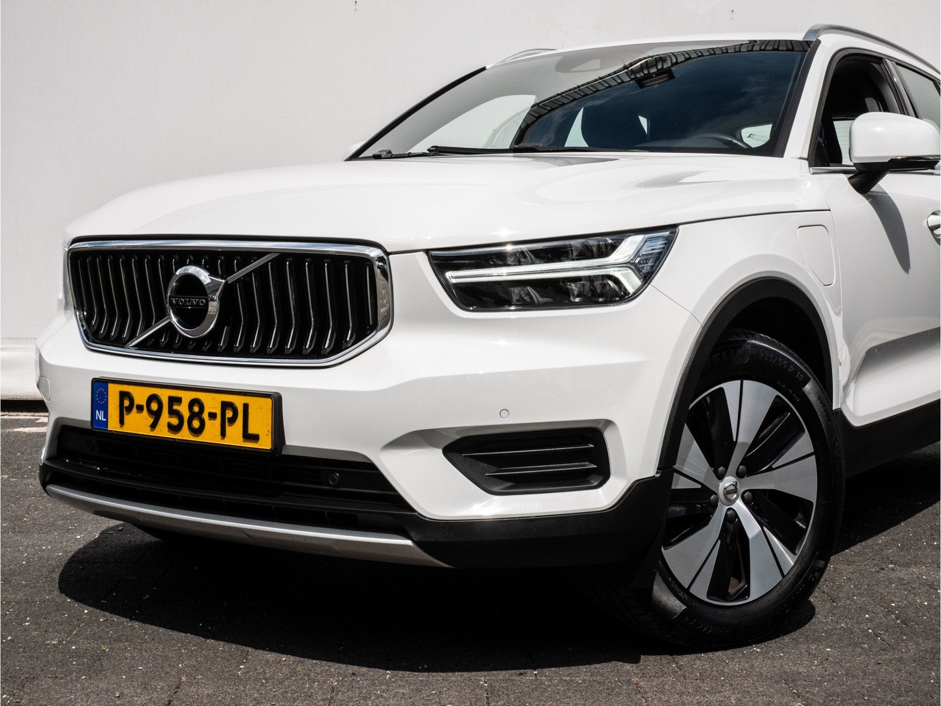 Volvo XC40 1.5 T4 211pk Recharge Inscription Expression Came, Stof, Wit, Origineel Nederlands, Bedrijf