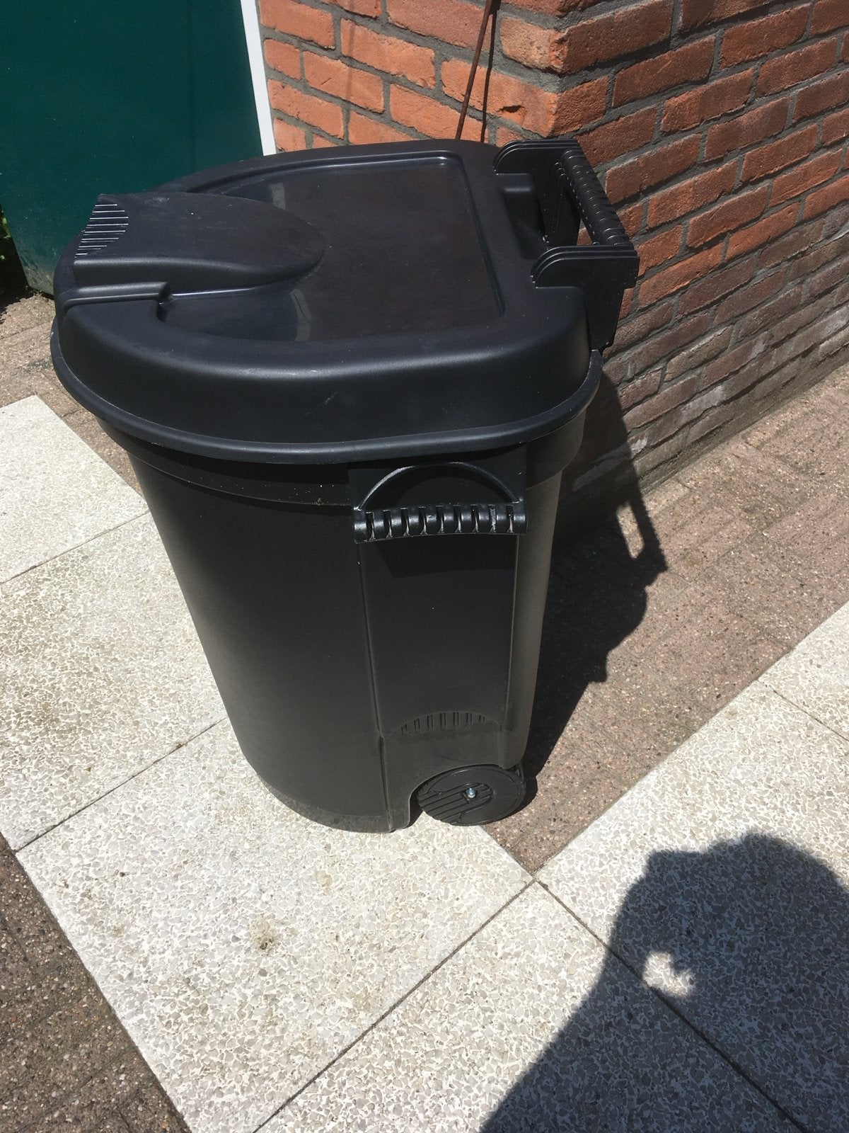 Zwarte afvalcontainer met wielen - H76cm D46cm, Ophalen, Kunststof, Gebruikt, 40 liter of meer